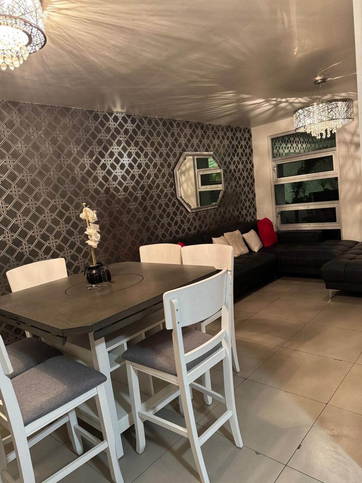 Casa Moderna Y Elegante En El Corazon De Ensenada! *